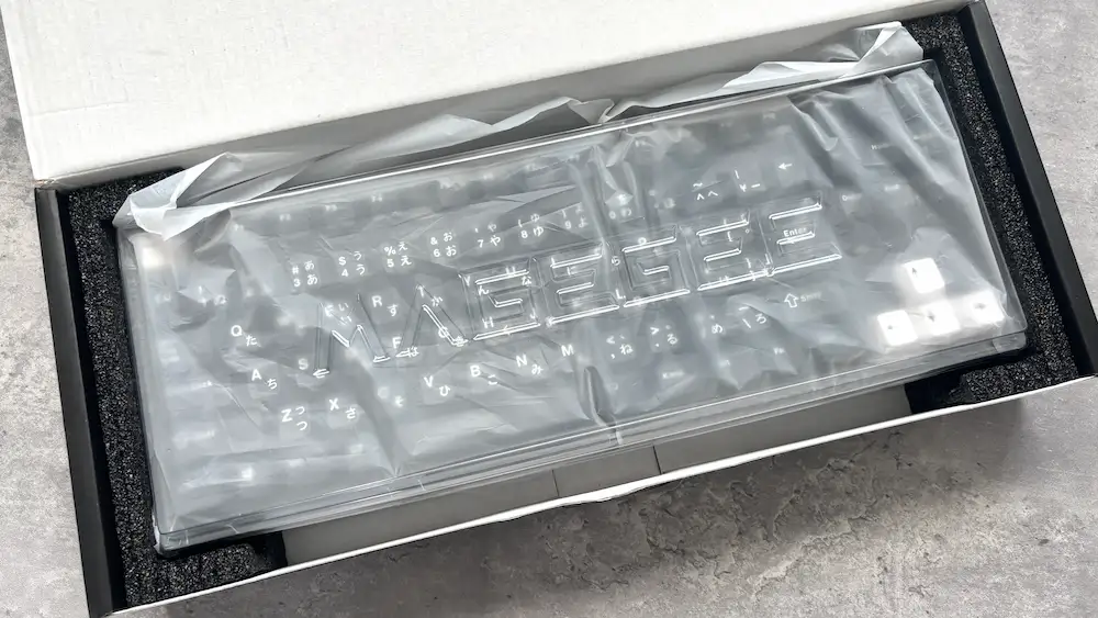 ▼梱包:紙シートで保護されている