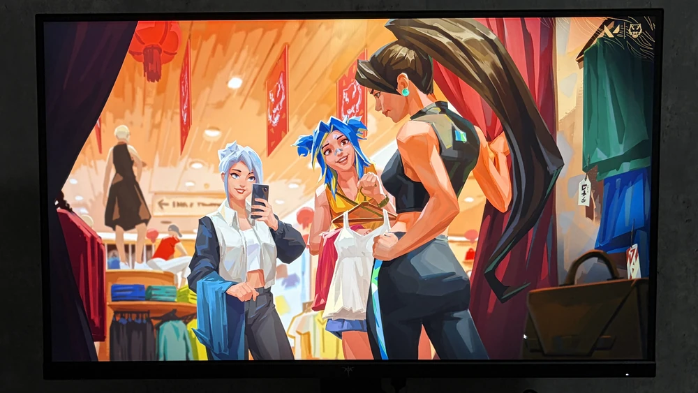 KTC 27M1 Proに表示したVALORANTのキャラクターイラスト